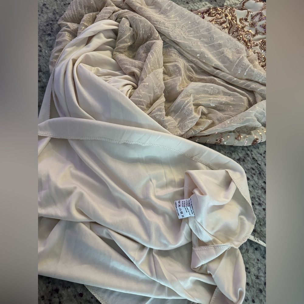 Kalinnu Champagne Sequins Mermaid Evening Gown dress Size Medium New with tags - Picture 13 of 14